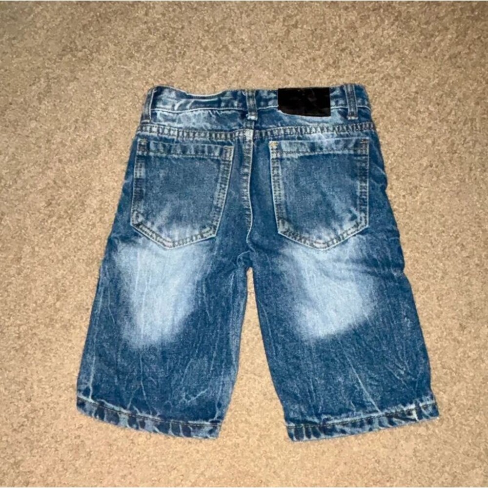 Shorts - Picture 2 of 5